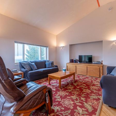 Girded Heart Lodge Anchor Point Экстерьер фото