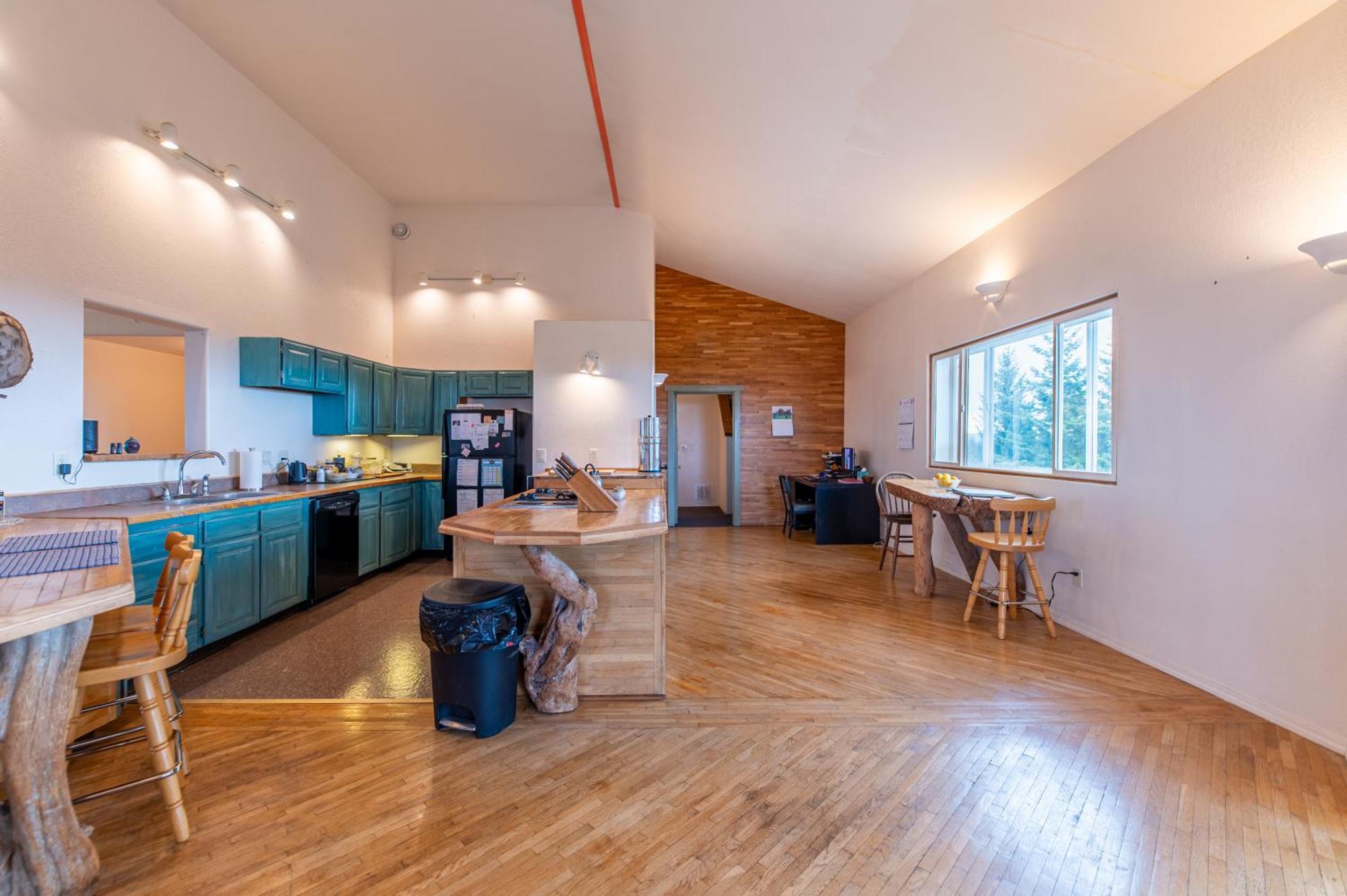 Girded Heart Lodge Anchor Point Экстерьер фото