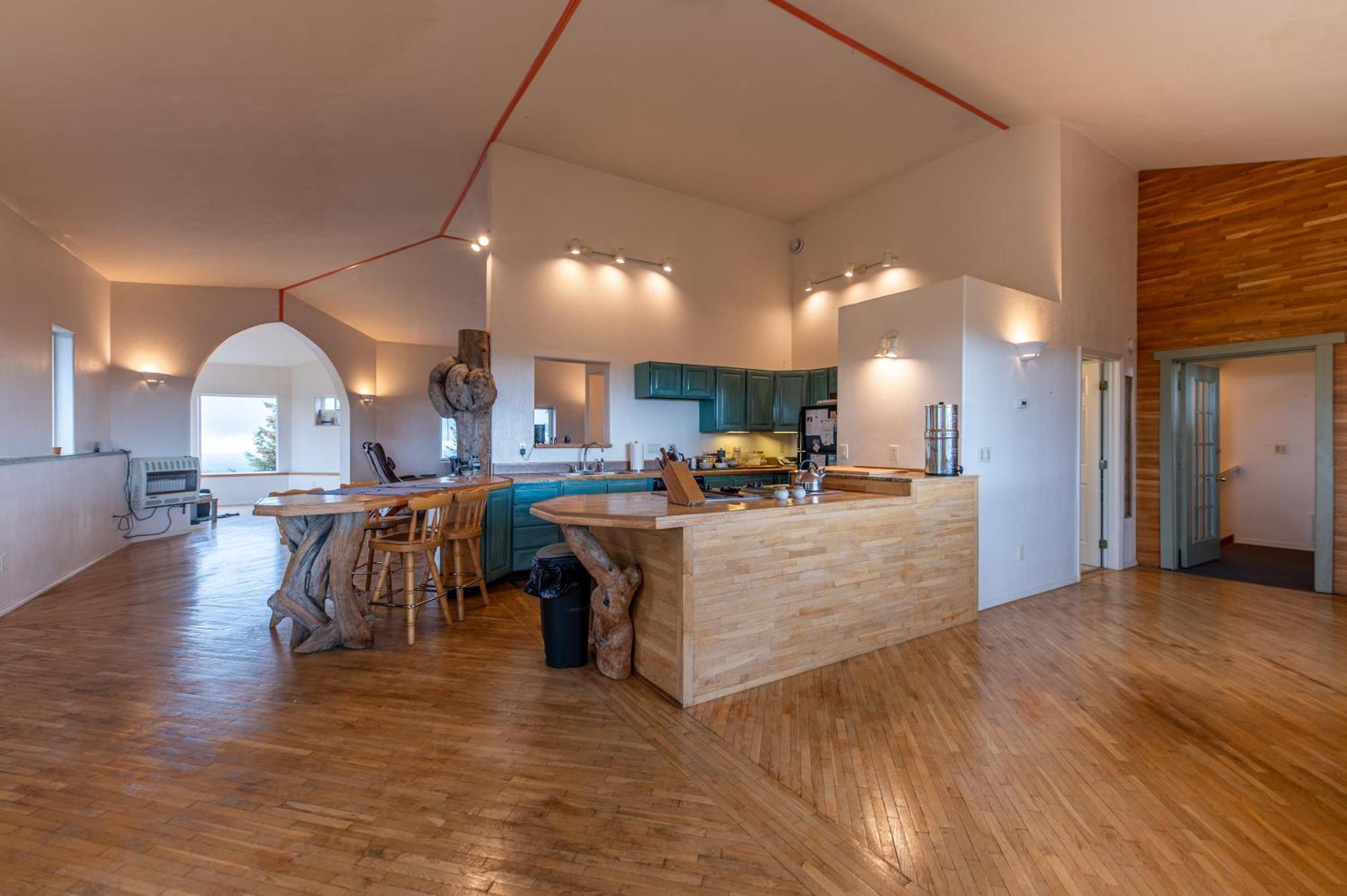 Girded Heart Lodge Anchor Point Экстерьер фото